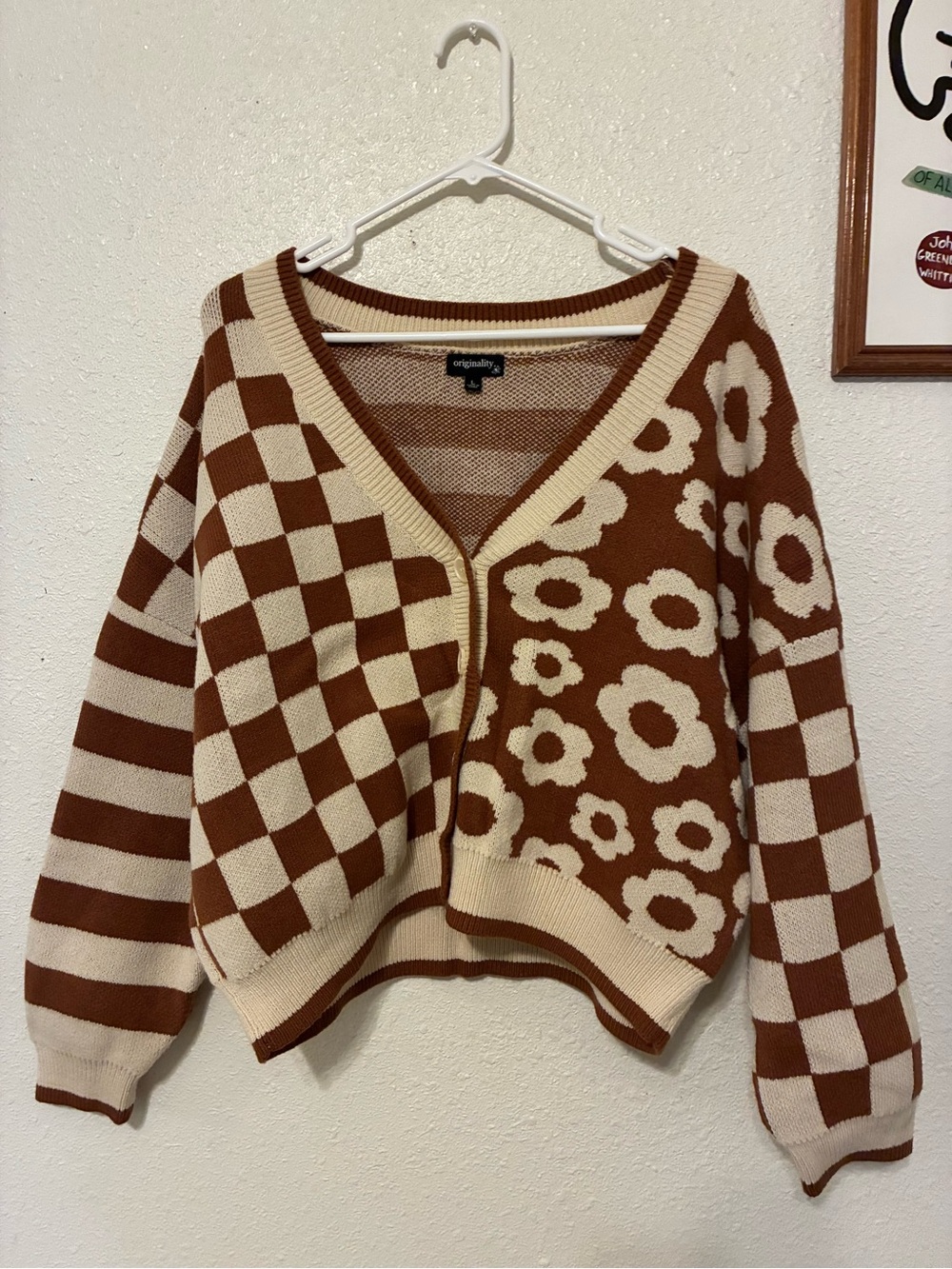 Patterned Brown and Cream V-Neck Sweater Cardigan -